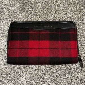 Danielle Nicole Wallet